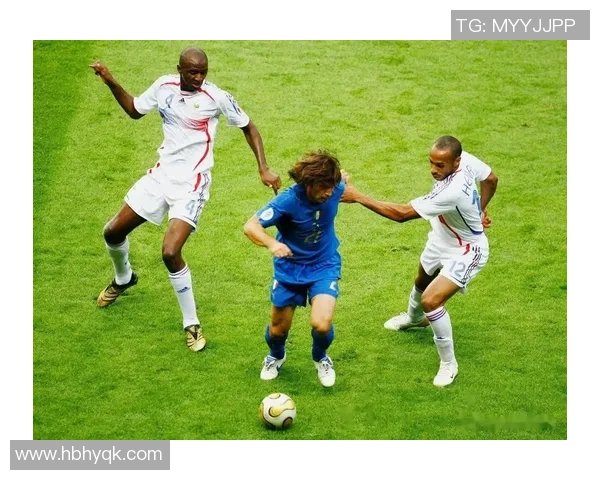 1号足球明星的传奇人生与赛场背后的故事揭秘