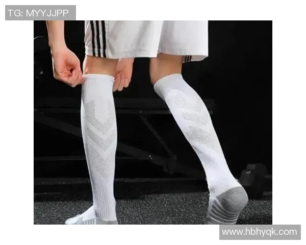 中筒袜足球明星的时尚魅力与运动表现完美结合的背后故事